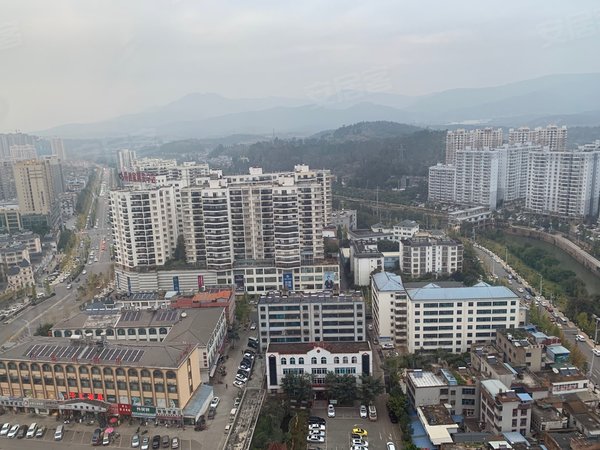 昆明安宁安宁市区东湖上居客运站旁精装三房两卫首租带家具拎包入住