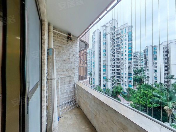 深圳福田竹子林新浩城花园1号地铁口旁,新浩城精装复式,初次放租,家电