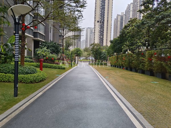 南宁良庆五象大道彰泰城a区地铁4号线旁 彰泰城a区 精装三房 配套齐全