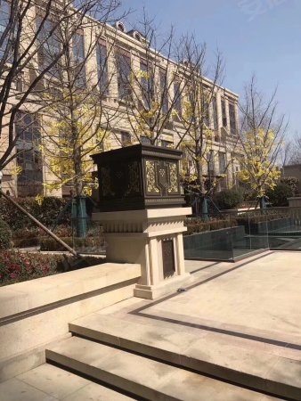 蓝光黑钻公馆 平层大四居室 封闭式小区 智能家居