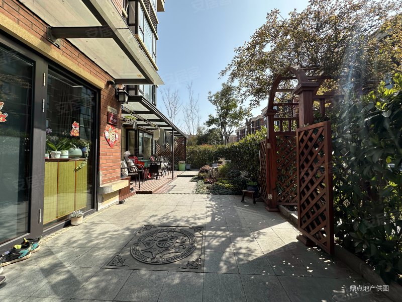 亚泰山语湖 新中式带80平大院子 低容积 豪华设计