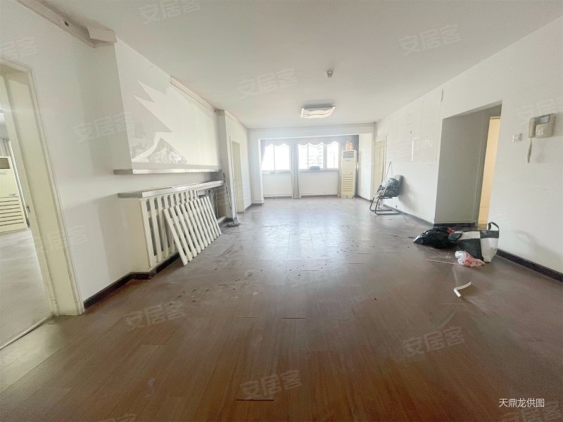 北四环边 大平层 单价4万 户型方正 高层采光好 车位充足,加利大厦