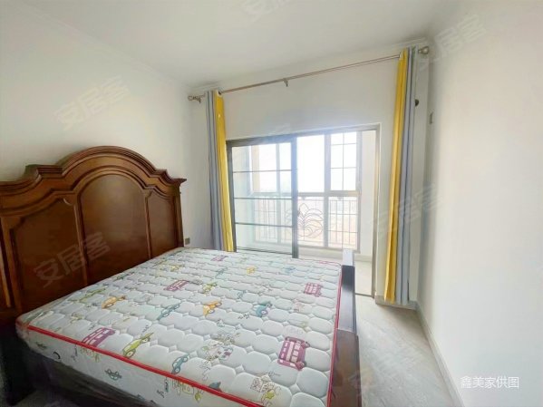 裕龙润邦23楼130平套三双卫精装修78万有钥匙随时看房