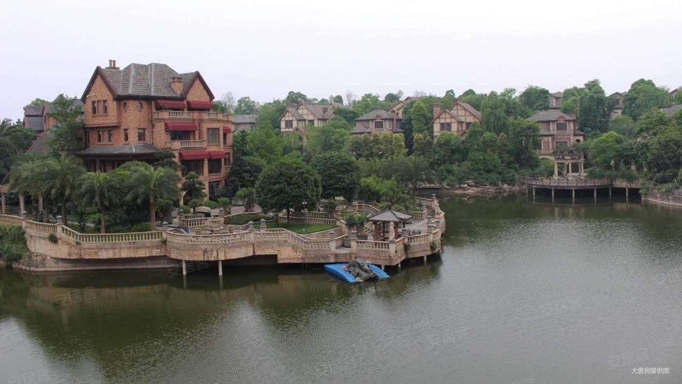 龙樾湾新上联排清水别墅 满五年 带电梯 带中央空调