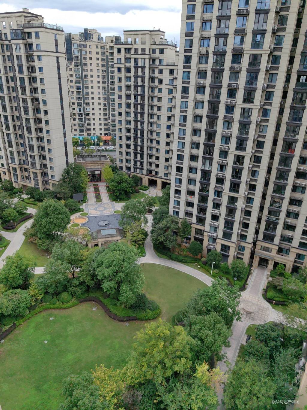 急卖中梁香缇半岛中层120平东边套单价12000多