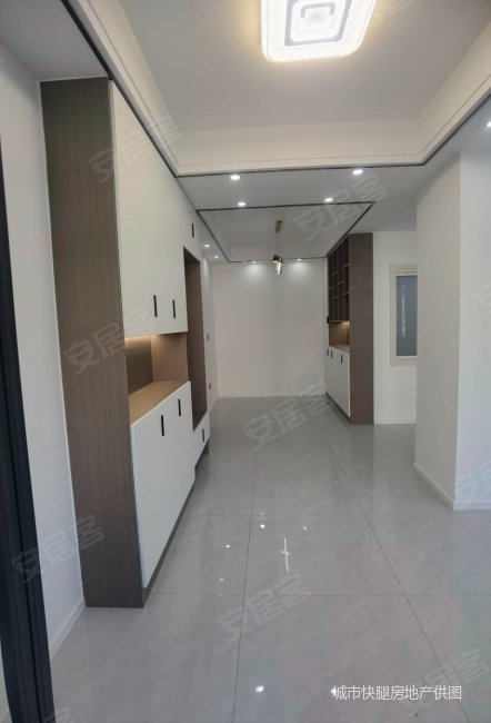 新出炉恒达花园电梯小高层3楼三室两厅两卫