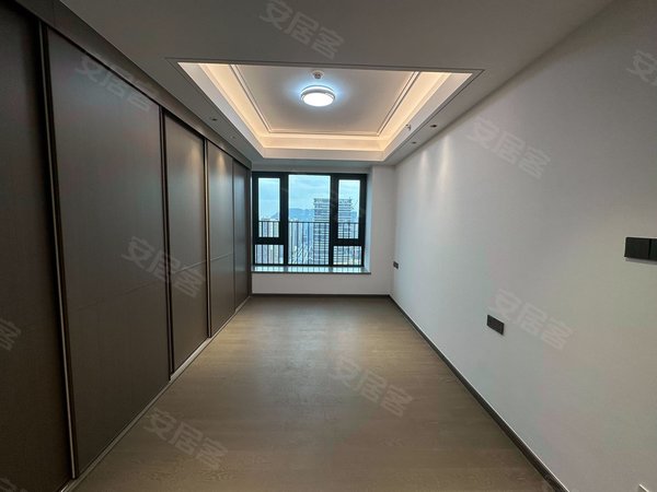 深圳南山前海天健悦桂府带固定车位 多套出租 家私电器配置中 天健悦