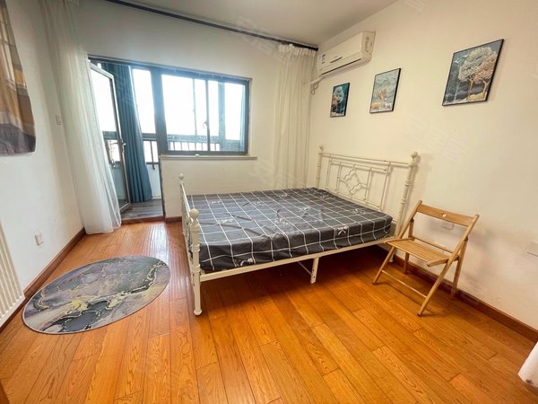 上海浦东三林绿波家园8号线芦恒路站0距离,电梯两房,精装全配 ,楼层好