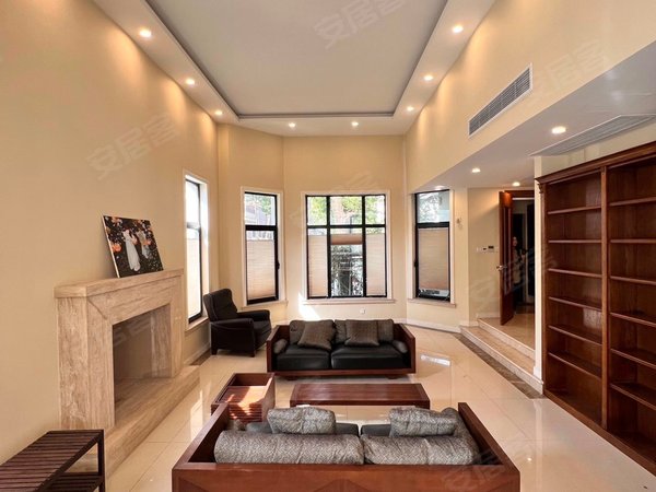 上海嘉定南翔东海别墅东海大独栋,看房提前预约 带大花园,2个停车位