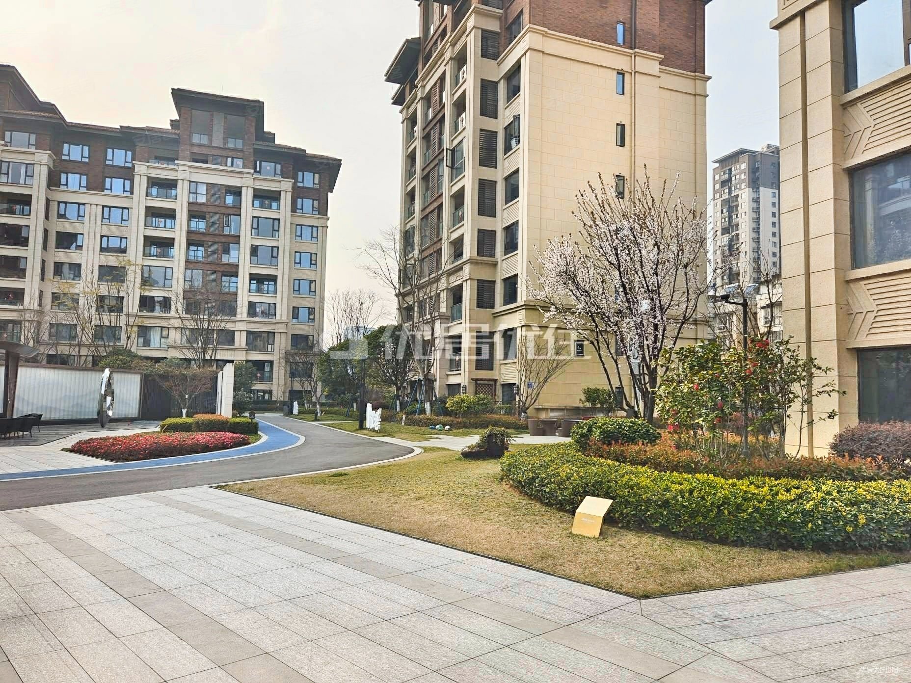 金科集美阳光3室2厅2卫127㎡南北105万