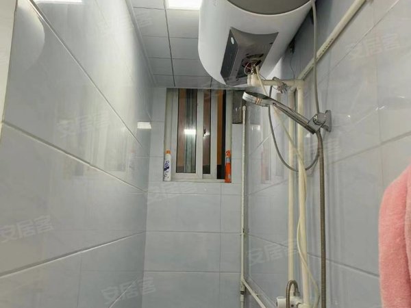 莘县莘亭街道莘亭滨河兰亭滨河兰亭电梯房三室两厅两卫家具家电齐全 拎包入住月租金一千三出租房源真实图片