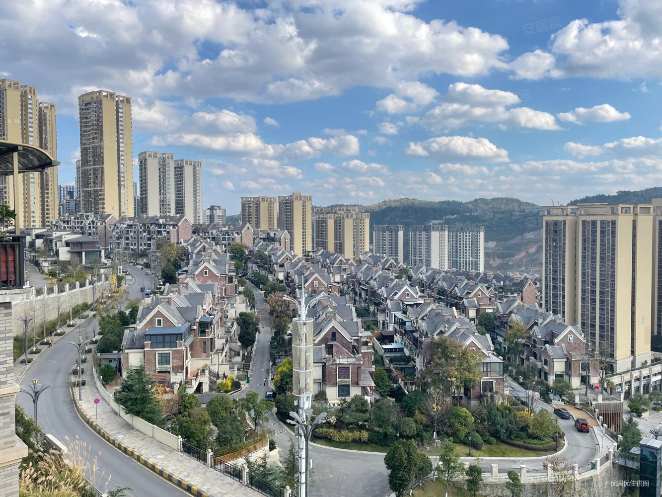 未来方舟边套六层800平418万带花园200平