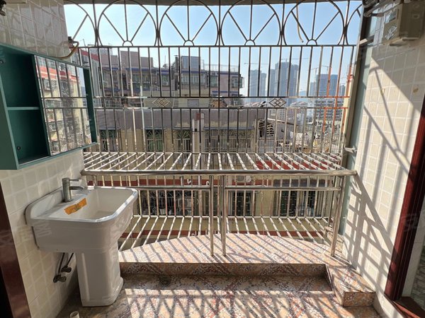 深圳龙华民治南景新村民治地铁站388米南景新村阳台朝南高采光无遮挡