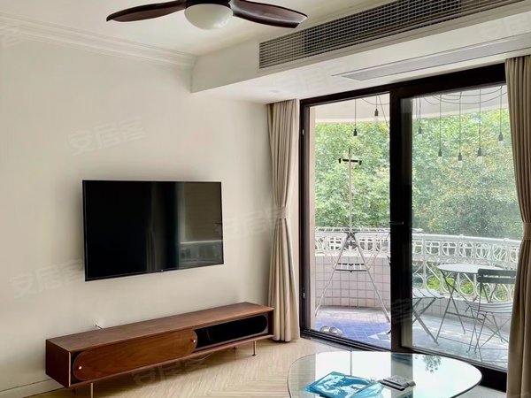 上海长宁镇宁路总统公寓长乐路华山路英式电梯老公寓总统公寓 全明2房