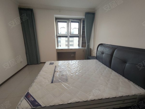 宿迁沭阳城东爱琴海富园崇文府富源崇文府18楼 三室 精装 配置齐全 年