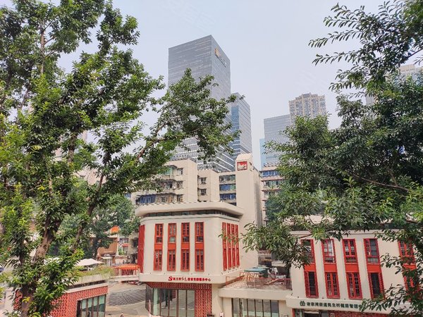 重庆九龙坡杨家坪民主一村民主一村,紧靠万象城,西城天街,两室一厅,领