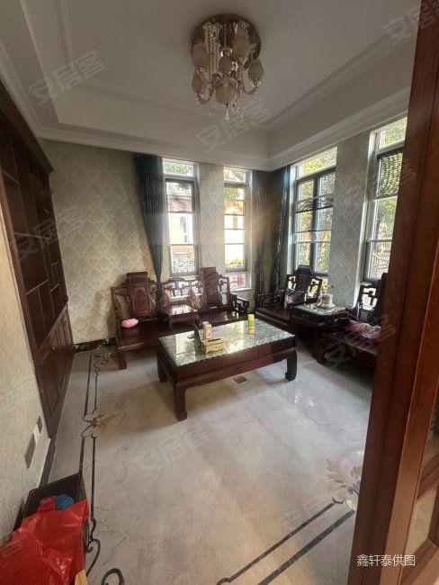 海华景苑 独栋别墅 大院子 豪华装修 5房3厅4卫