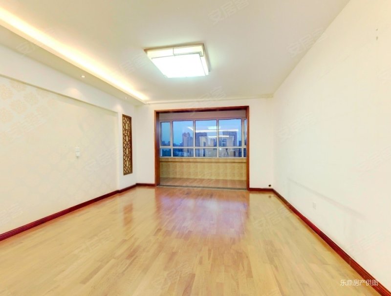 日向新华近此房楼座位置好,采光佳,商圈配套齐全,财富鼎园二手房,149