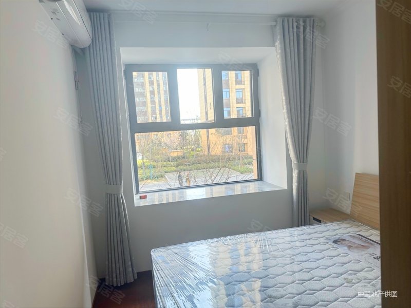 东城新海苑次新房满五精装可拎包入住交通便利临地铁