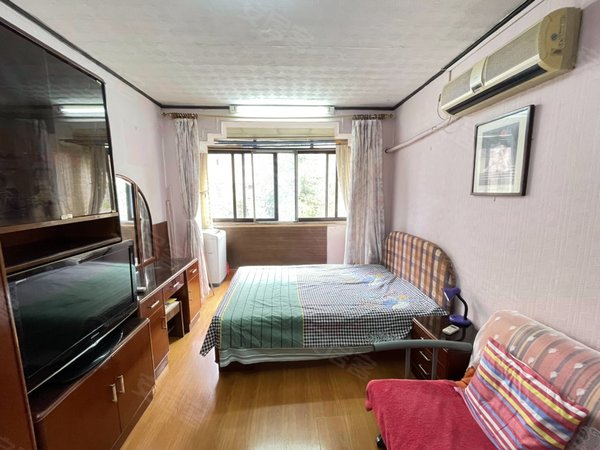 上海浦东梅园梅园三街坊可住3到4人 南北两房 房子干净整洁 近世纪