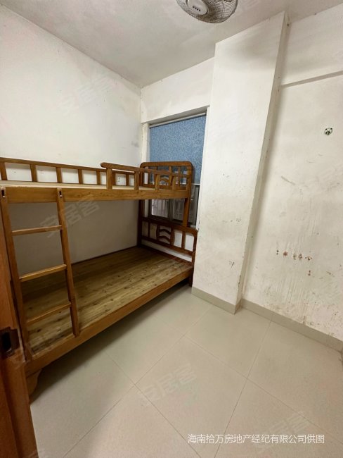 南亚广场旁 单位小区 低楼层生活配套齐全,出行方便,电子公司宿舍二手