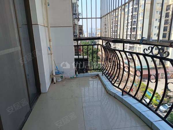 【多图】金沙湾花园,白沙大道租房,可谈 白沙市场旁 金沙湾花园电梯三