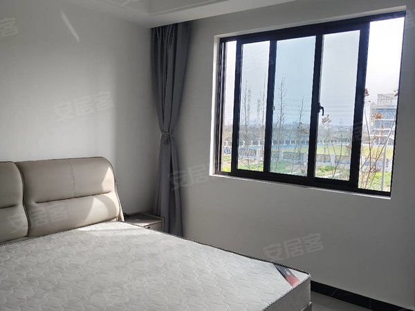 金华婺城湖海塘智合院北区湖海塘板块 智合院 东边套大三房。采光视线无遮挡 精装修拎包出租房源真实图片