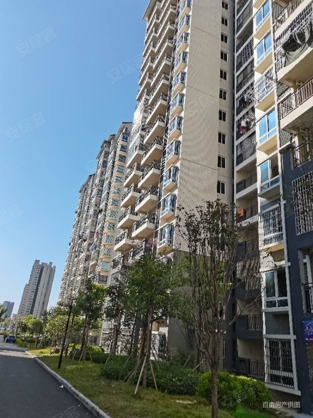 业主急卖高新区东岸盛世花园精装修业主就住了6个月