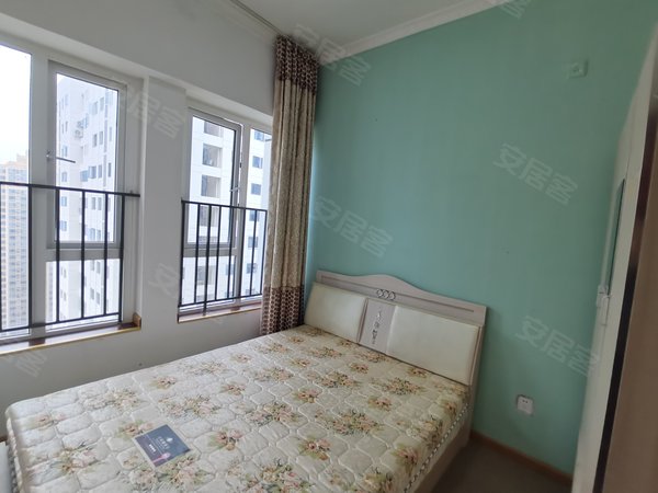 成都龙泉驿西河雄飞生活广场(商住楼)地铁口388米,精装套3,家电家具