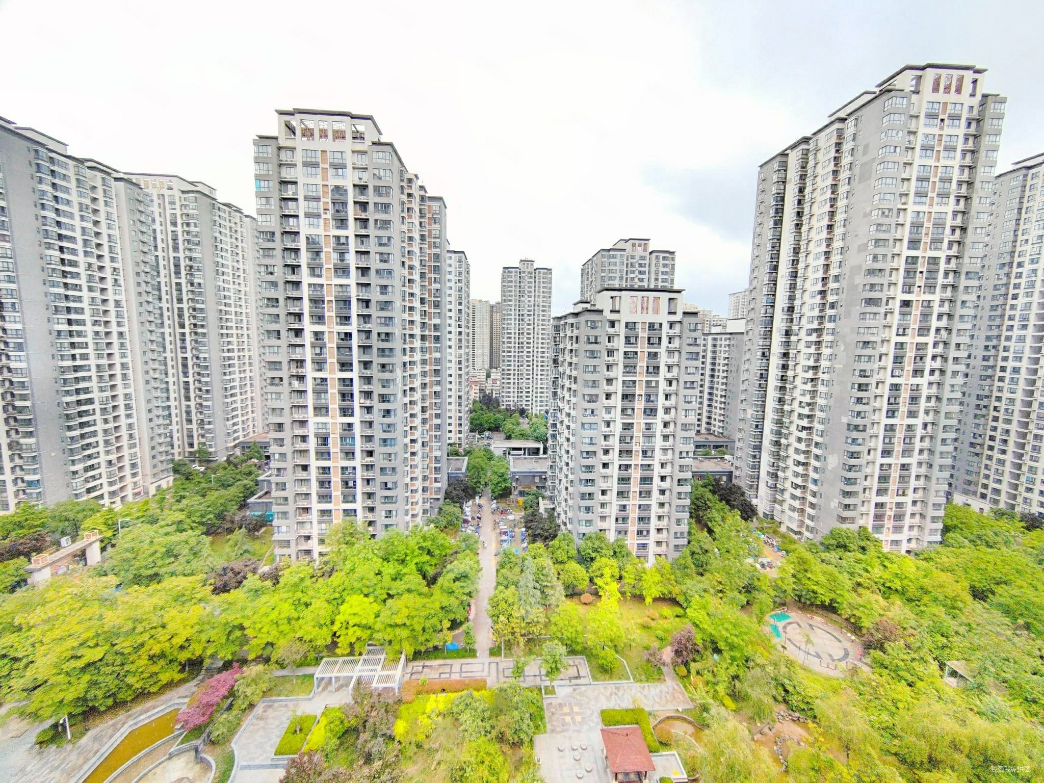 宏府鹍翔九天2室2厅1卫82.62㎡东北124万