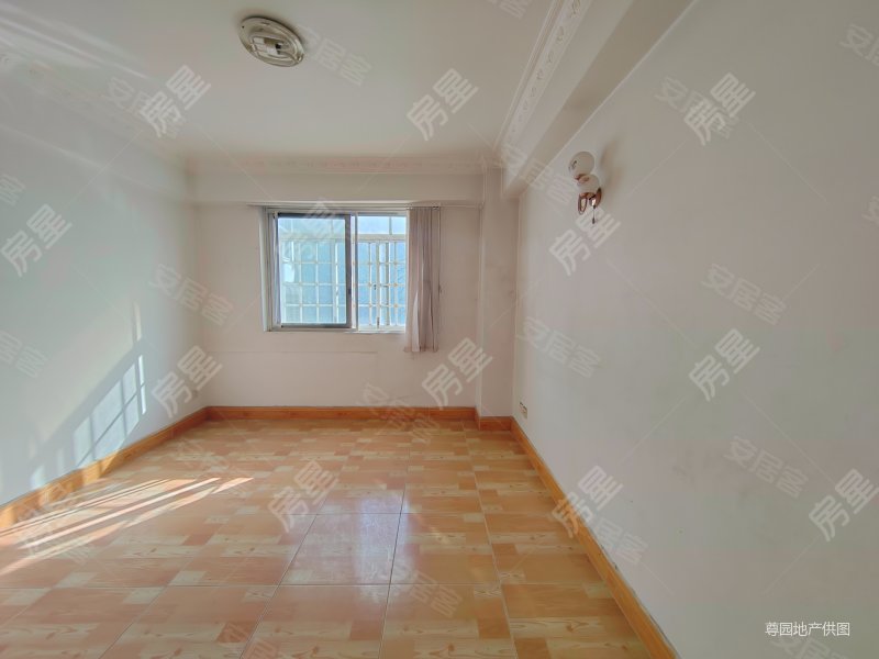 昆二中旁富春花园3房2厅2卫上武城128平260万业主急售