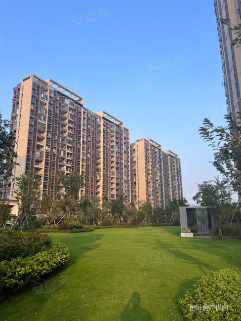 中旅城三期全新白胚福山一表88平149万