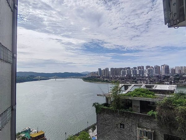 重庆合川合川滨江路紫苑久长街步行街一线观江房家具家电齐全拎包入住