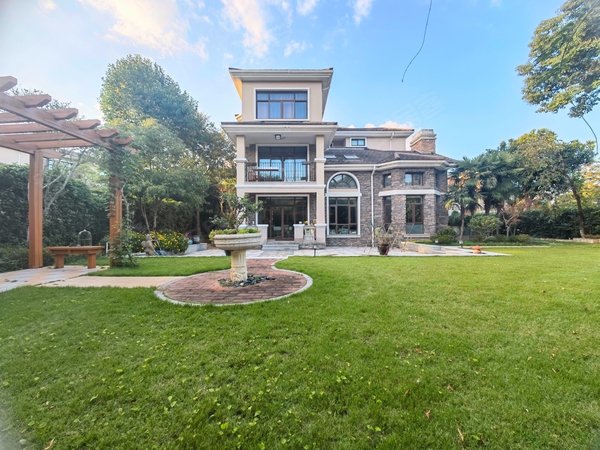 上海闵行颛桥湖山在望花园湖山二期中心位置 20年新装修全屋进口家具