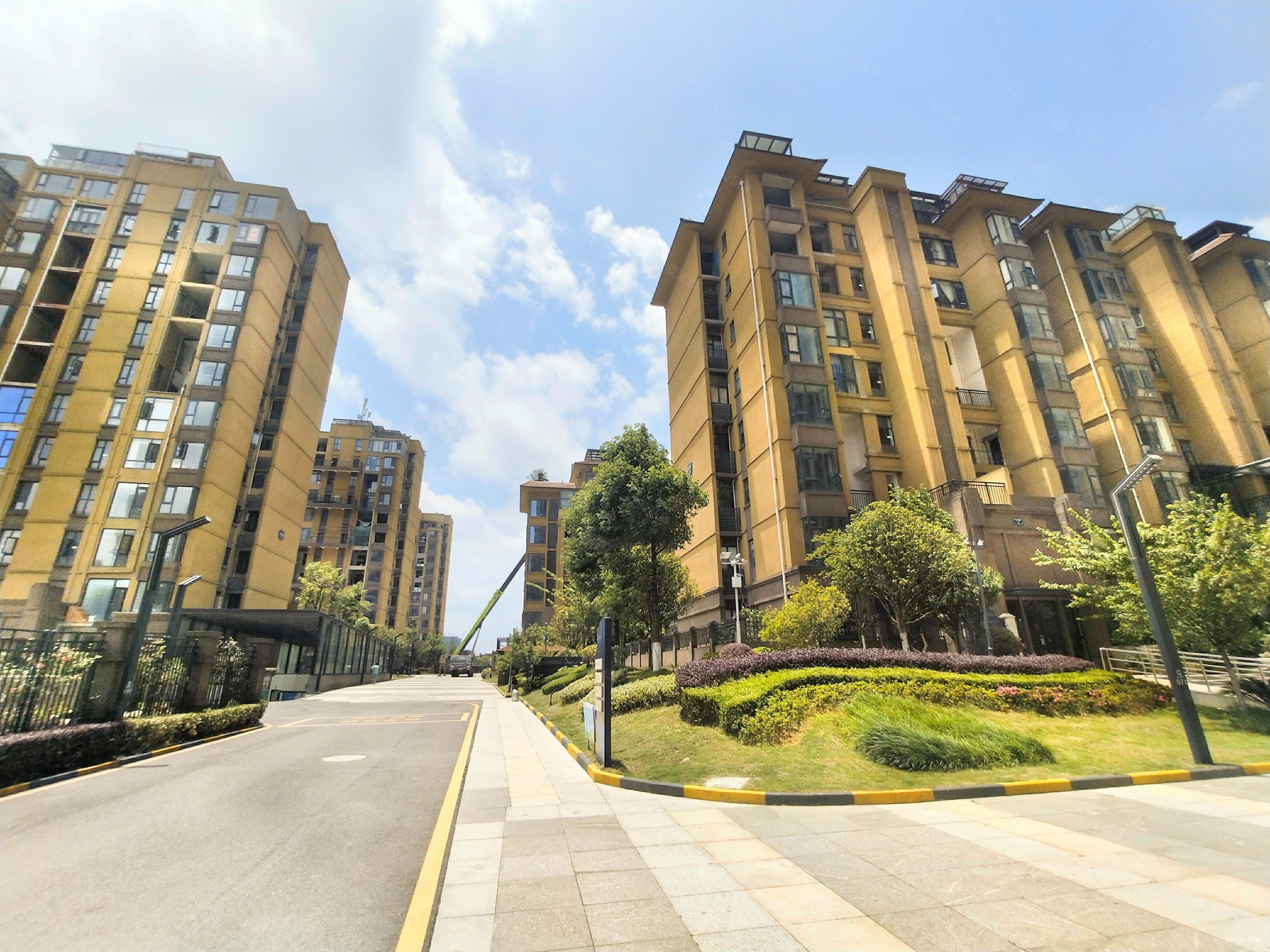 急卖宇虹万花城3房单价8千多带车位出售价格可议