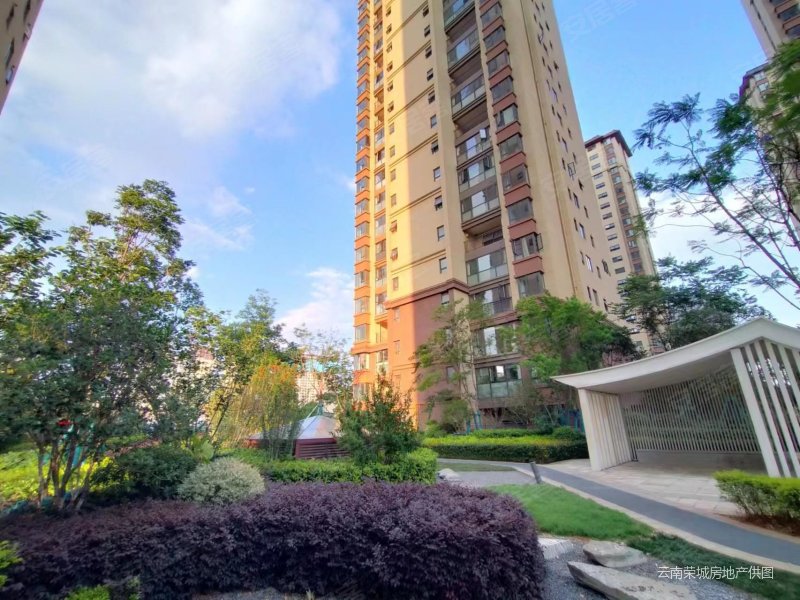 远洋青云府 毛坯3房  2梯3户 随时看房