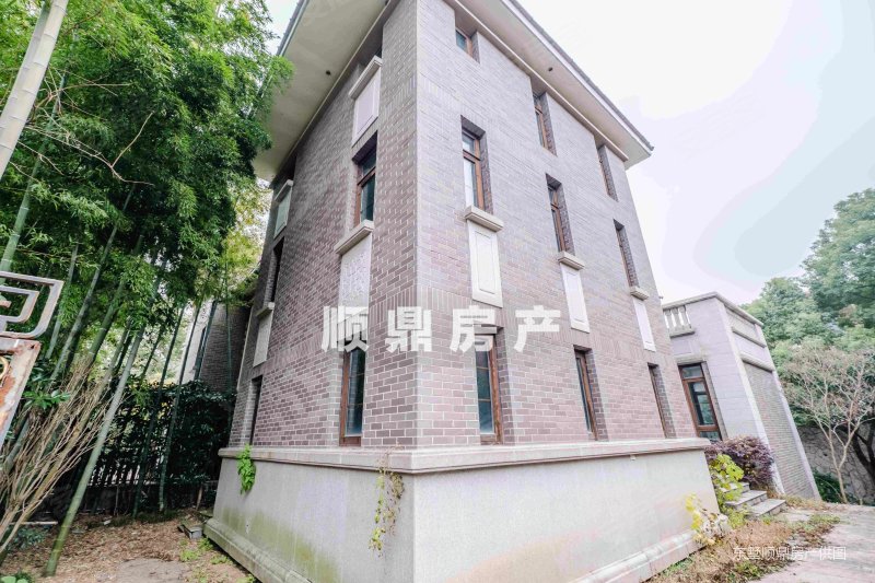 双拼别墅 纯毛坯,钟山美庐二手房,1750万,6室3厅,6卫,395平米-南京