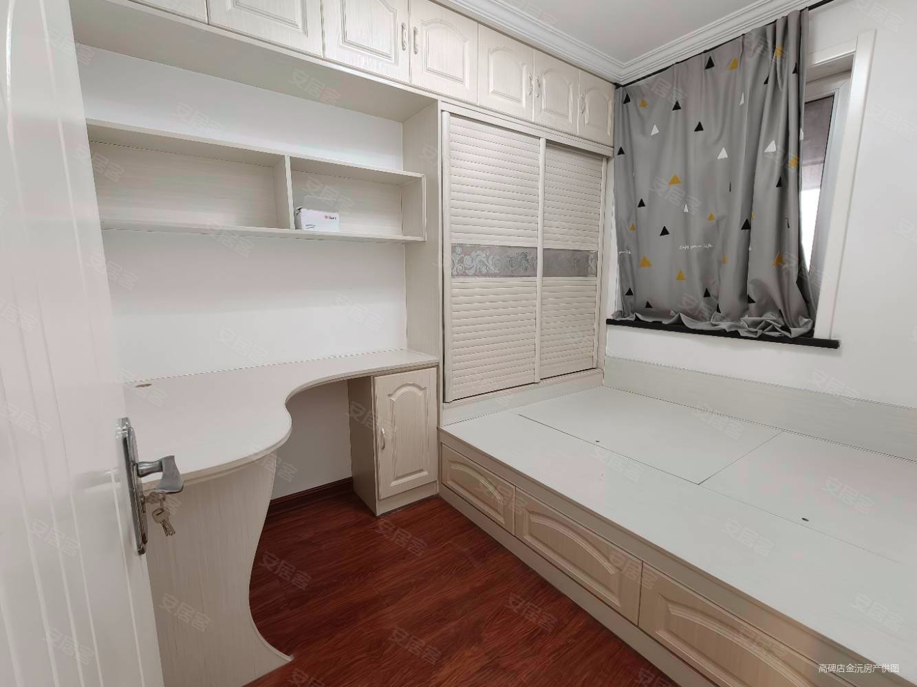 花溪墅3室2厅1卫103.86㎡南北67万