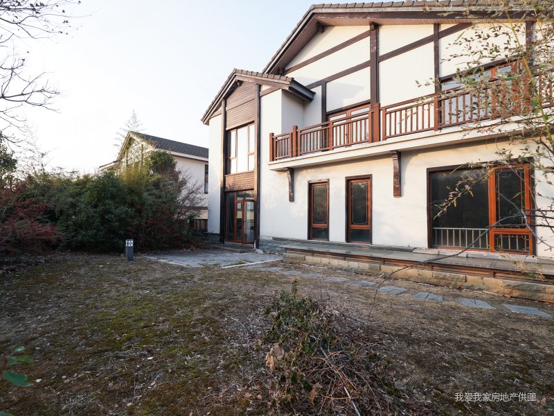 太湖水岸独栋别墅近地铁居住密度低环境优美