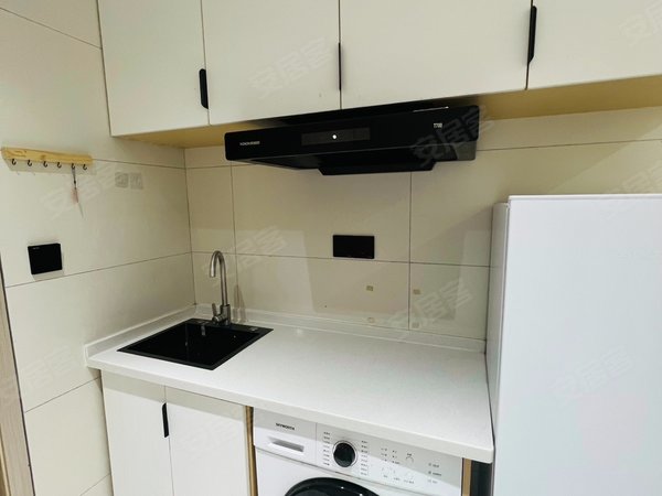 苏州吴中郭巷中海双湾花园(1期)朝阳带院子阳台 可短租押一付一 格林公园 月亮湾 尹山湖出租房源真实图片