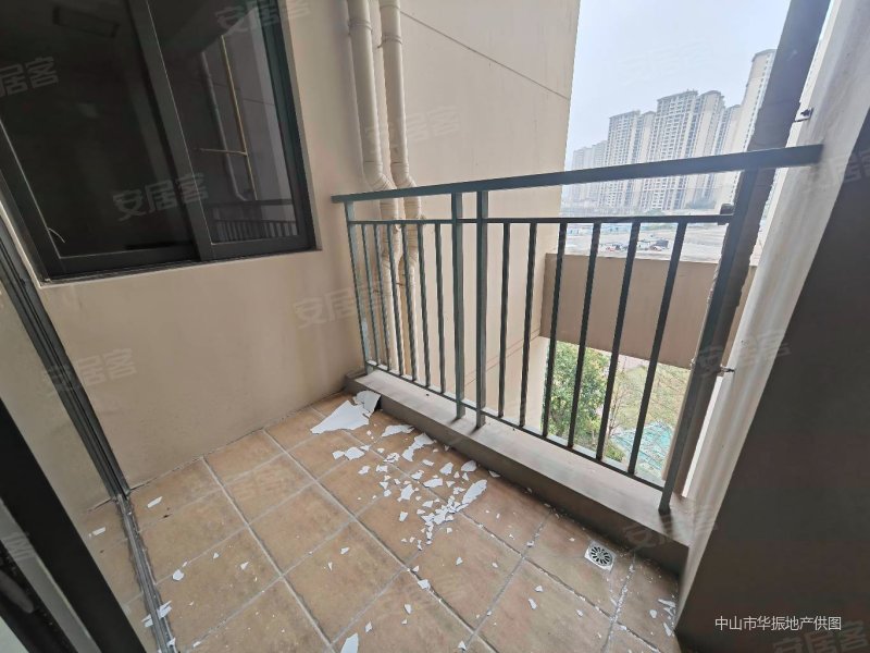 御龙山盛荟电梯中层精致大两房