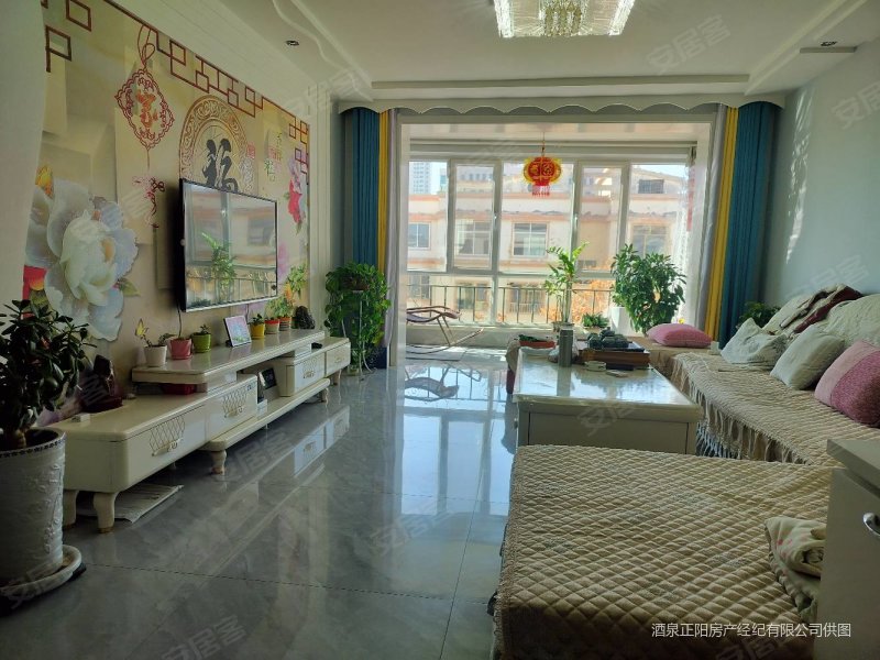 世博花园140平四室两厅两卫带30平阁楼568万可优可按揭