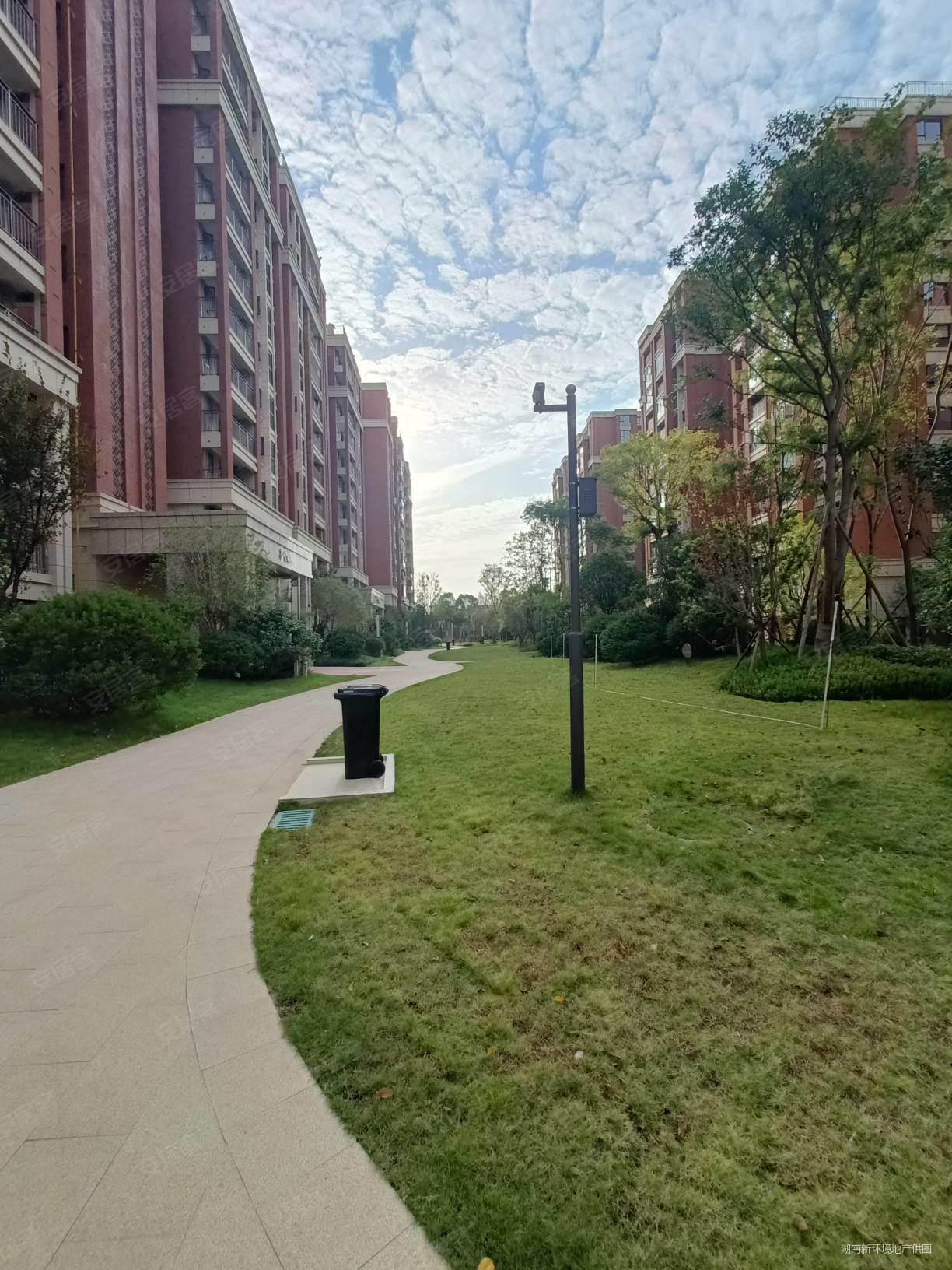 鑫远翡丽郡3室2厅2卫118.61㎡南北158万