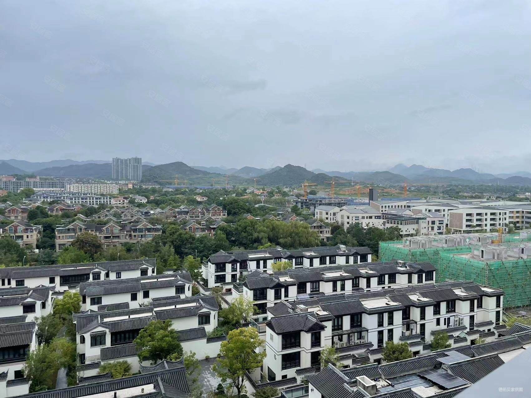 融创金成江南府(公寓住宅)4室2厅2卫136.3㎡南北360万