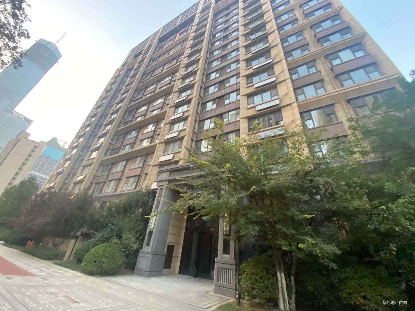 cbd绿地中央公馆满2年包车位拎包入住次新房