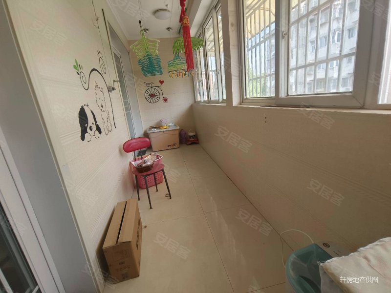 福成花园多层好楼层三室一卫精装132平85万各出各税