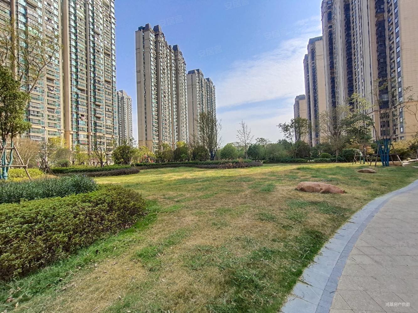 保集半岛1期2室2厅1卫61㎡南北68万