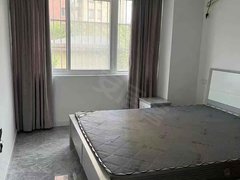 东海东海市区中央广场三室两厅天地国际公馆精装修，1700一个月拎包入住出租房源真实图片