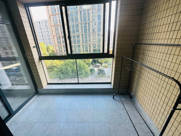 杭州上城艮北新城建华家苑园户型独卫 七堡地铁口 内包阳台 李宁体育