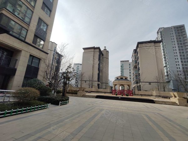 青岛黄岛隐珠红星天铂(一期)红星天铂,自住精装套三双卫2200,多套房源